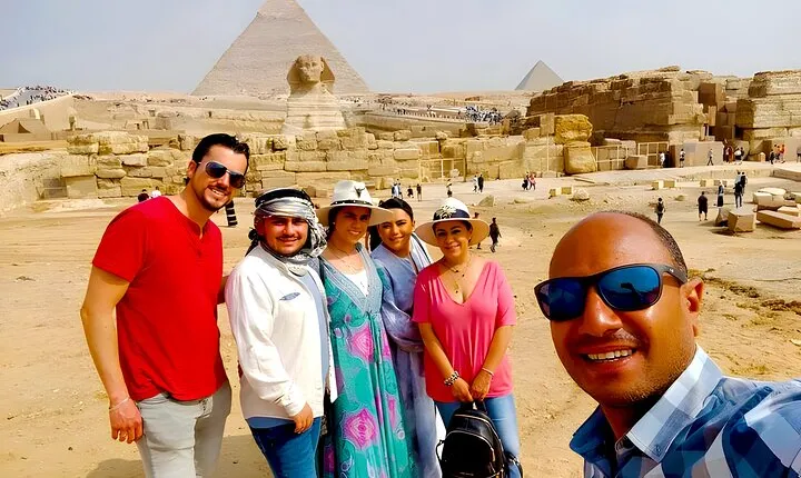 21 pyramids tour in Giza,Sakkara and Memphis day tour with an Egyptologist