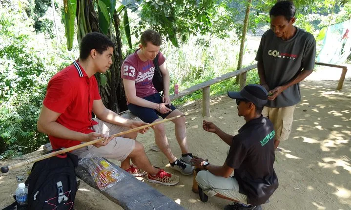 9Days 8Nights Round trip Singapore - Malaysia - Singapore