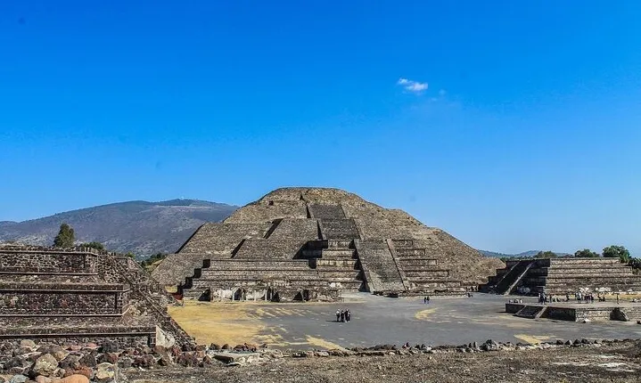 Pyramids Tour, Plaza of the 3 Cultures and Basilica of Guadalupe
