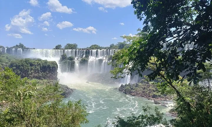 PRIVATE TOUR - Iguacu Waterfalls on the Brazilian side 
