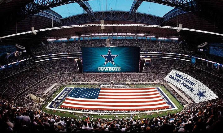 3hr Dallas Cowboys Stadium Small Group Tour with Transportation