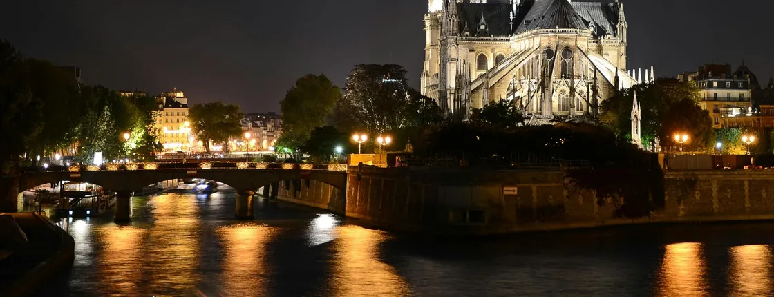 Private illumination tour of Paris top sights