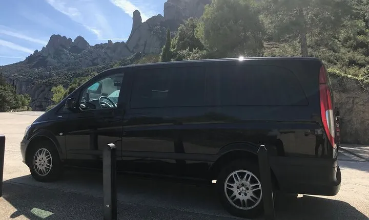 Visit Montserrat 5 hours (From 1 to 7 passengers)