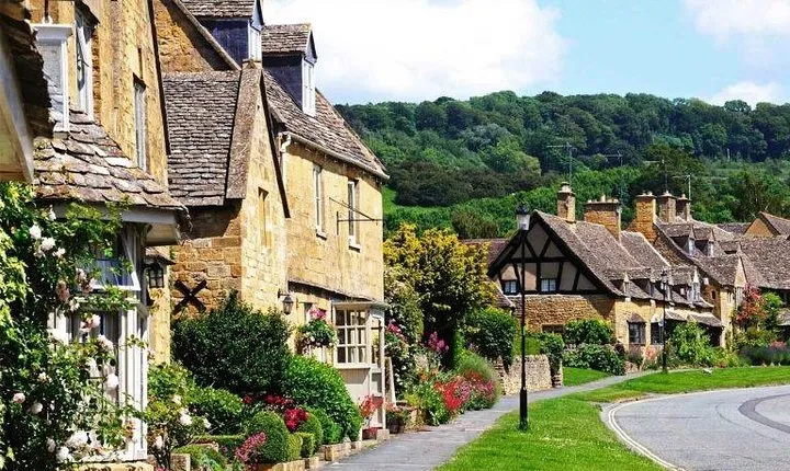 The Cotswolds England Bus Tour