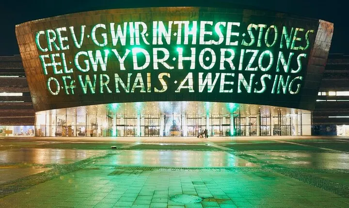 Small Group Walking Tour Cardiff Bay