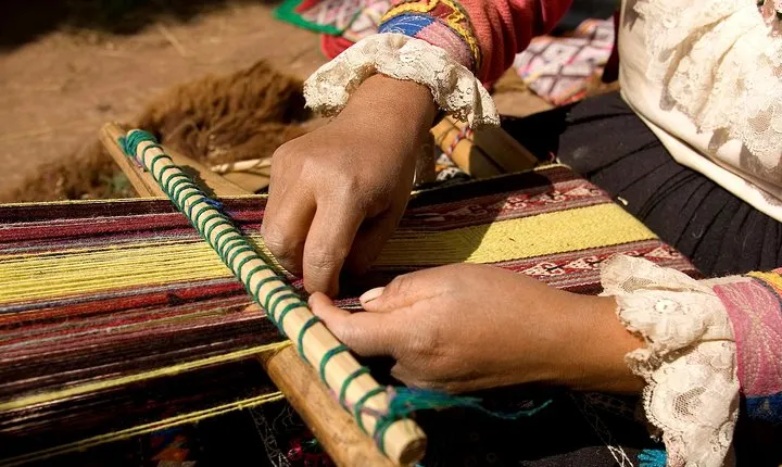 Private Tour to The Land of the Yachaqs: Decoding the Andean Texitle