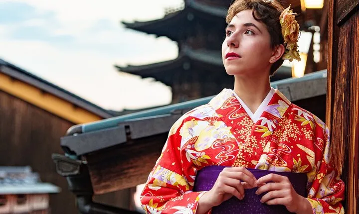 Kyoto Private Kimono Photoshoot for Couple and Solo