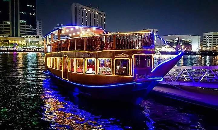 Dubai: 2-Hour Evening Dhow Cruise and Dinner