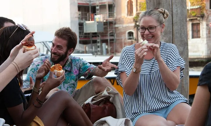 Tapas & Wines through secret Venice
