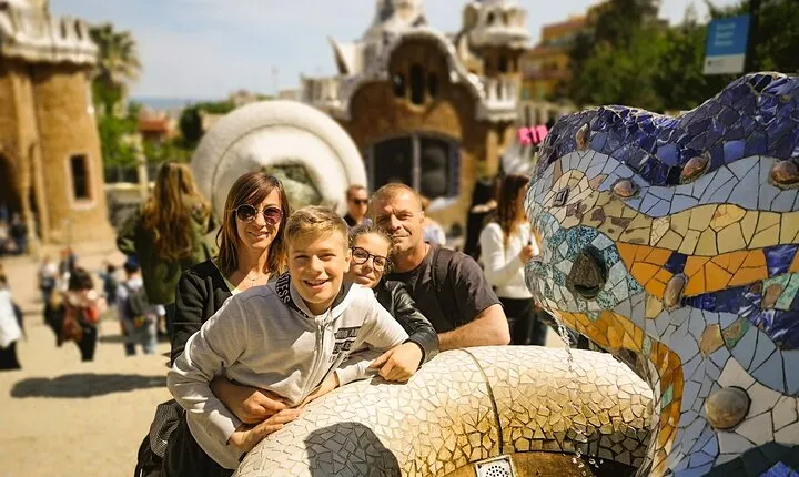 2-Day Tour: Gaudi & Sagrada Familia + Montserrat & Winery 