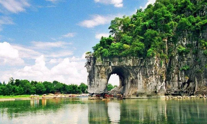 7-Day Private China Tour from Guangzhou: Beijing, Xi'an, Guilin and Shanghai