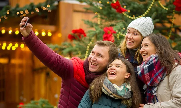 Experience the season with a scavenger hunt in Eugene with Holly Jolly Hunt