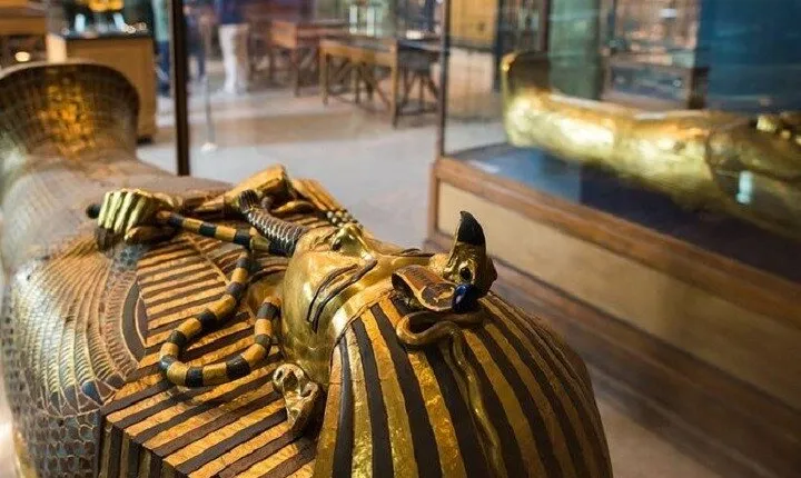 Hurghada to Cairo Giza Pyramids minivan small group HurghadaToGo