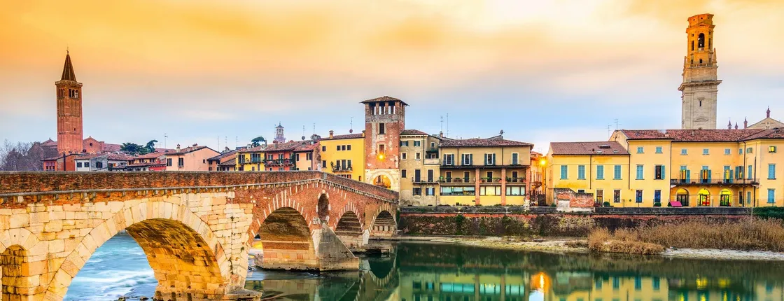 Full-day tour to Venice and Verona from Milan by Train