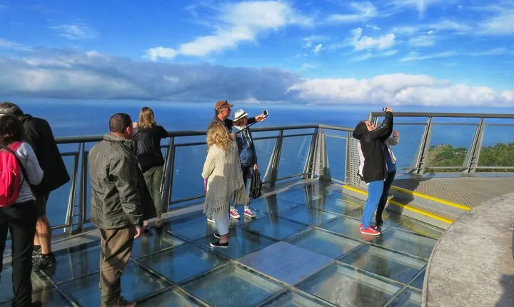 Skywalk, Vineyards, Landscapes and 4x4 Experience in Madeira