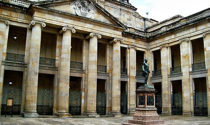 Armed Conflict and Violence Tour in Bogotá, Colombia
