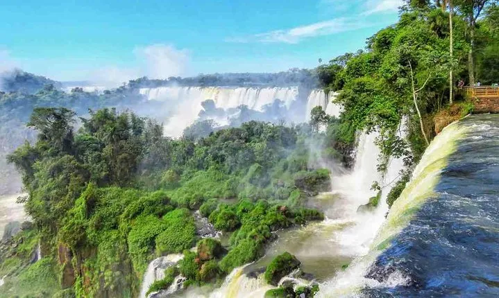 Private Full-Day Iguazu Falls Tour with Airfare from Buenos Aires