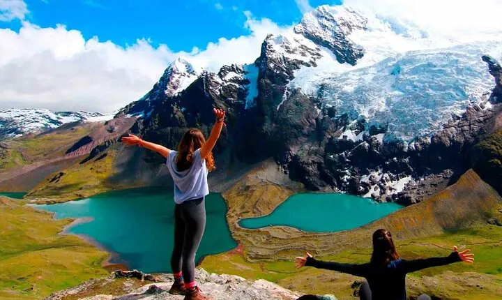 Full Day Guided Ausangate 7 Lagoons Hiking Tour