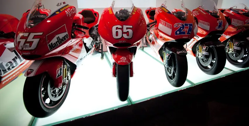 Italian Motors Tour: Ferrari, Lamborghini, Ducati from Parma