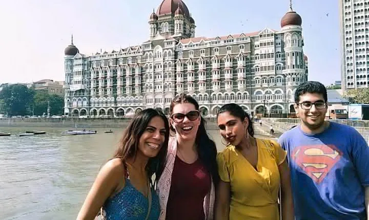 PRIVATE Mumbai Full Day Tour in Premium Car/Bus/Moped with GUIDE