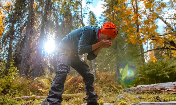 Magic of Nature – Birch bark cup making by a natural spring in Rovaniemi