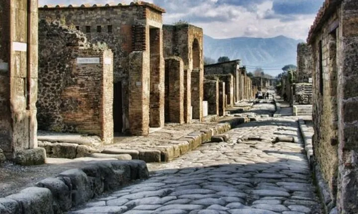 Pompeii Private Guided Tour from Rome with Lunch