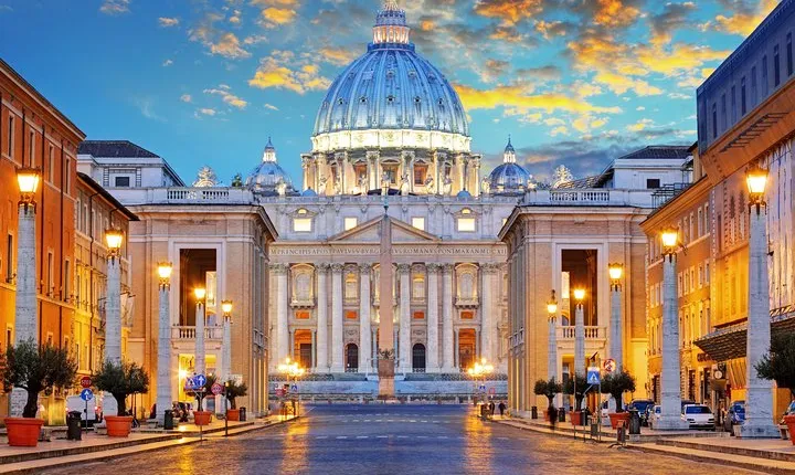St. Peter's Basilica: Audio Tour on Mobile App + Entrance