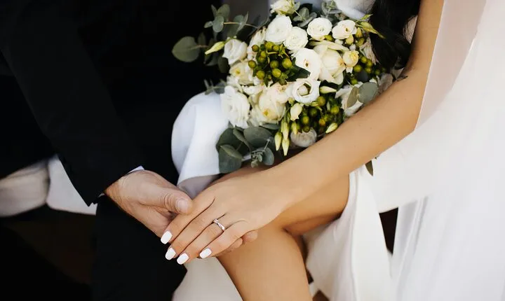 Forever Begins in Rome: Wedding Photoshoot at Colosseum