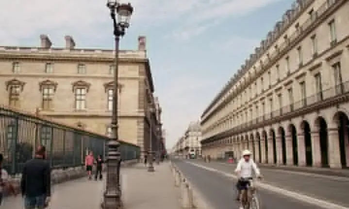 Paris by Vintage Car Day and Night Private Tour with hotel Pickup and drop