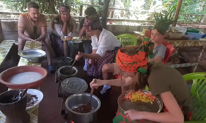 5 Hours Guided Spice Tour and Cooking Class in Zanzibar