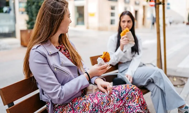 Malaga Flavor Walk: Tapas and Traditions