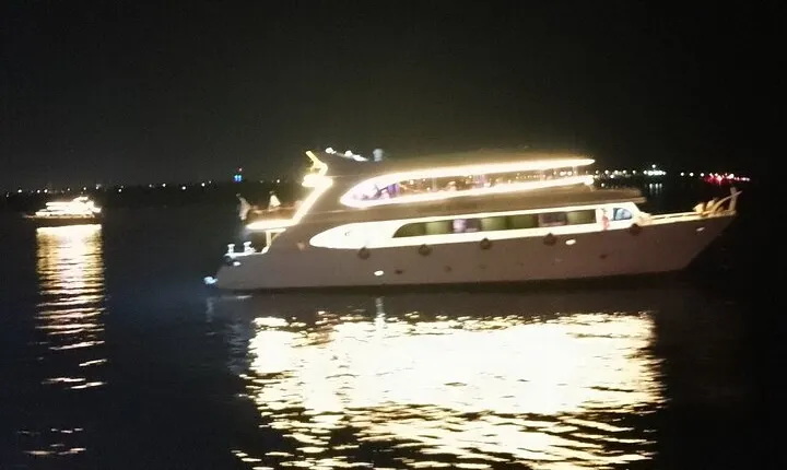 Sharm Luxury Seafood Dinner Cruise with Open Buffet and Drinks