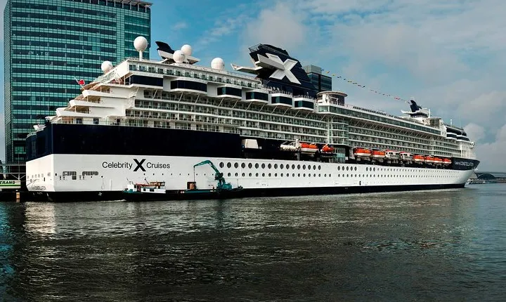 Luxury Airport Transfer from Schiphol to Cruise Port Amsterdam