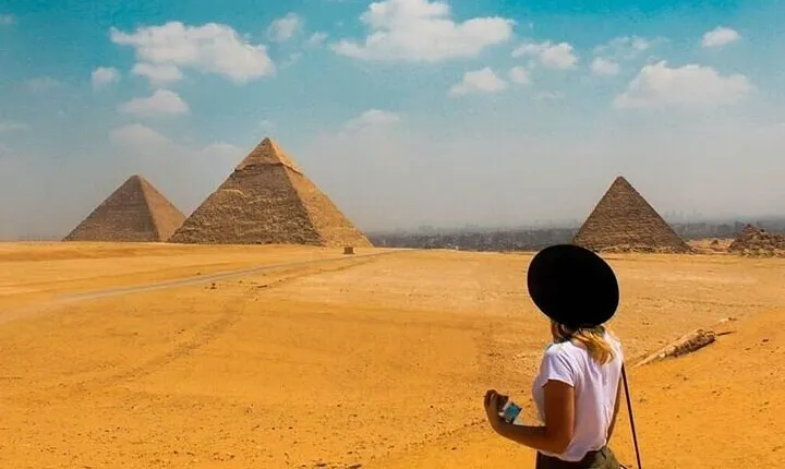 Bus Day Trip to Cairo Giza Pyramids & Museum from Sharm El Shaikh