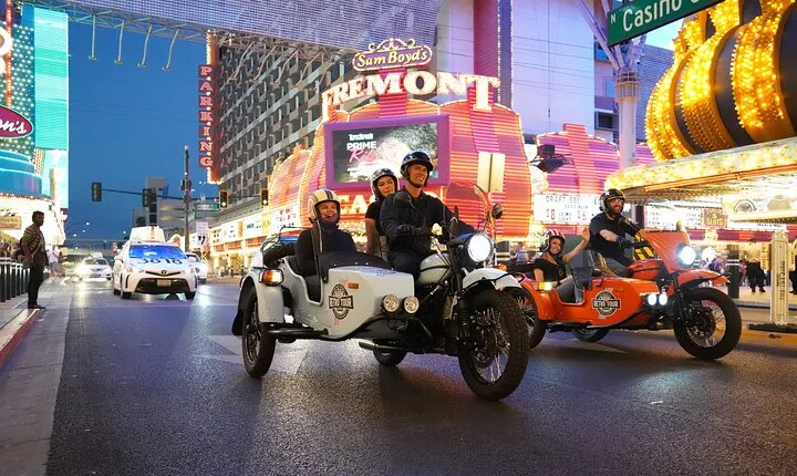 2-Hour Private Tour of Las Vegas by Night on a Sidecar