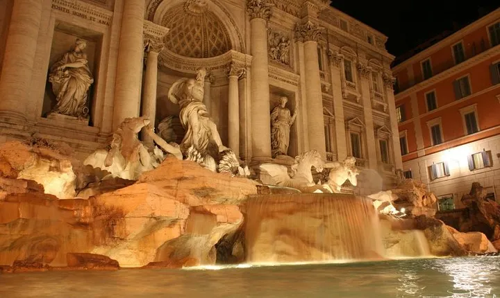 Enchanted Evening: Private Chauffeured Tour of Rome by Night 