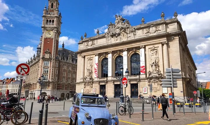 Unique Tour of Lille by Convertible 2CV - 1h00