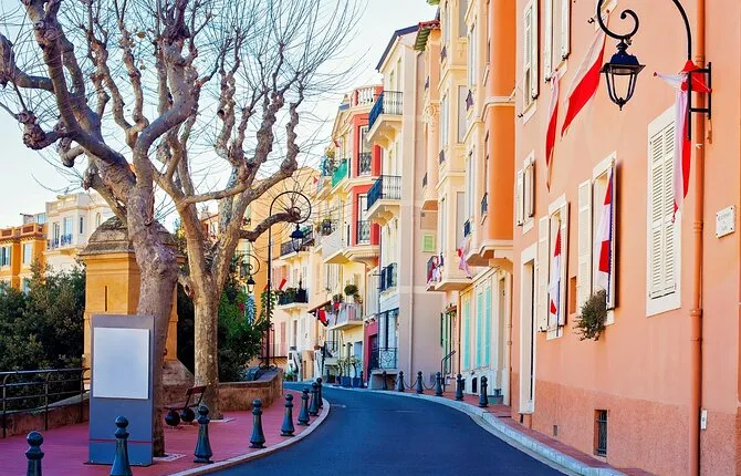 Monaco: Old Town Scavenger Hunt