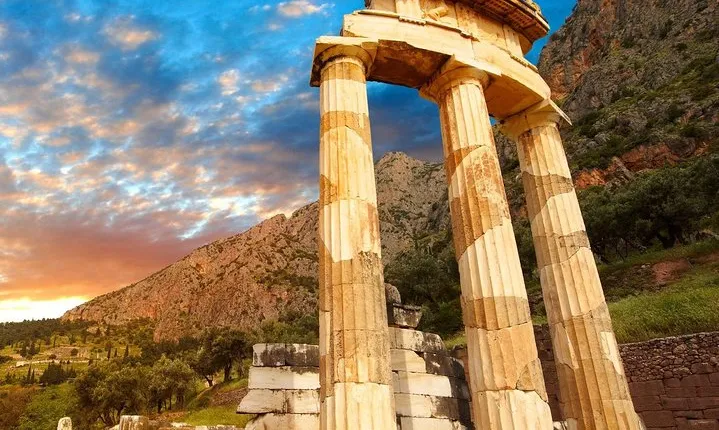 Mercedes Private Tour to Delphi - Thermopylae 300 SPARTANS