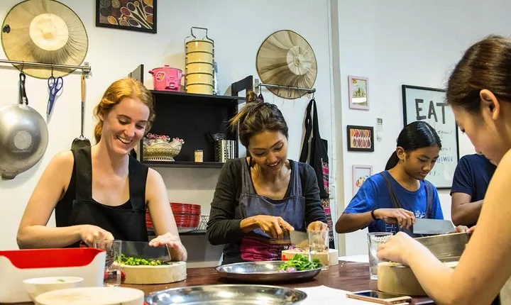 Pink Chili - Thai Cooking Class and Market Tour in Bangkok
