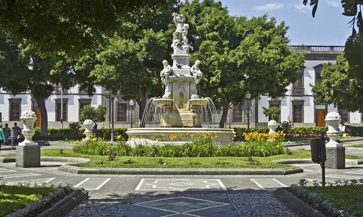 Full day tour visiting Santa Cruz, La Laguna and Anaga