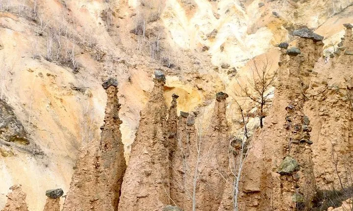 Private Day Trip from Belgrade: Nis Sightseeing Tour & Devil's Town