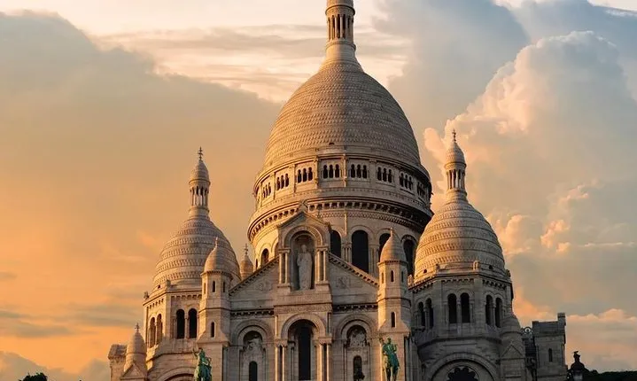 Sacred Heart and Montmartre with private guide