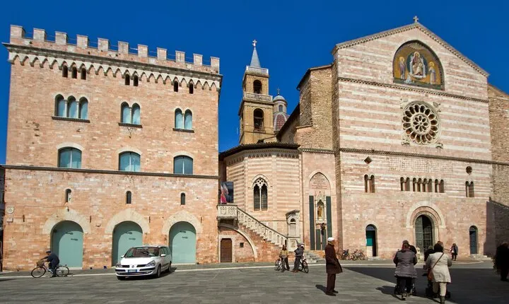 Foligno and the frescoes of Palazzo Trinci, a masterpiece of the Middle Ages – Private Tour