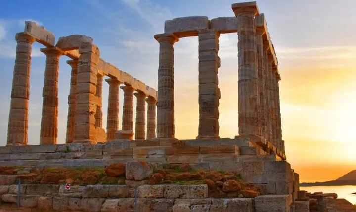 Thermal Lake Vouliagmeni and Temple of Poseidon Mercedes