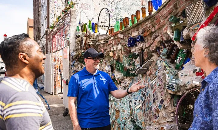 Philadelphia Murals and Street Art Tour with Magic Gardens