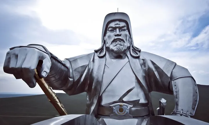 Chinggis Khaan Statue Complex and Sain Nomun Monastery Tour