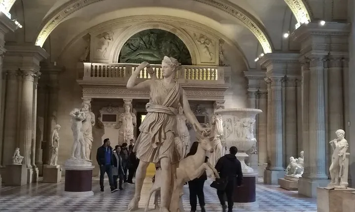 The Louvre for the first time. A Private Guided Tour