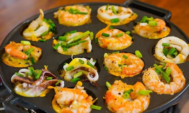 Super Niche Walking Street Food Tour in Ho Chi Minh City