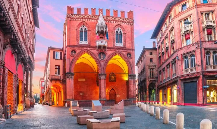Private 10 hours Tour from Milan to Bologna